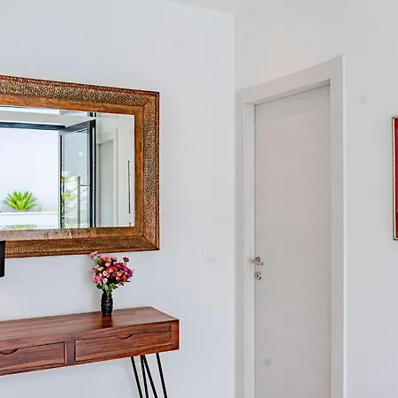 Golden View בית נופש ברנה