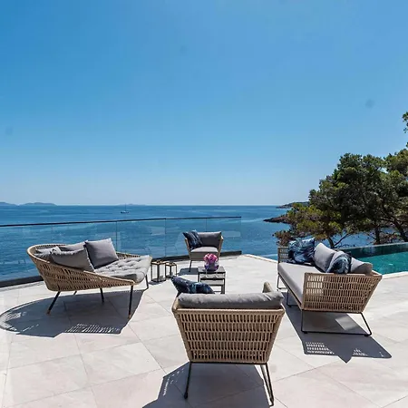 Golden View * ברנה