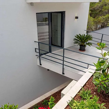 Golden View בית נופש *